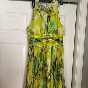 Beautiful sized 10 JS boutique beaded neckline knee length formal dress